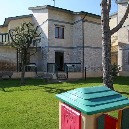Family Apartments Le Villette - Futura Cav Follonica